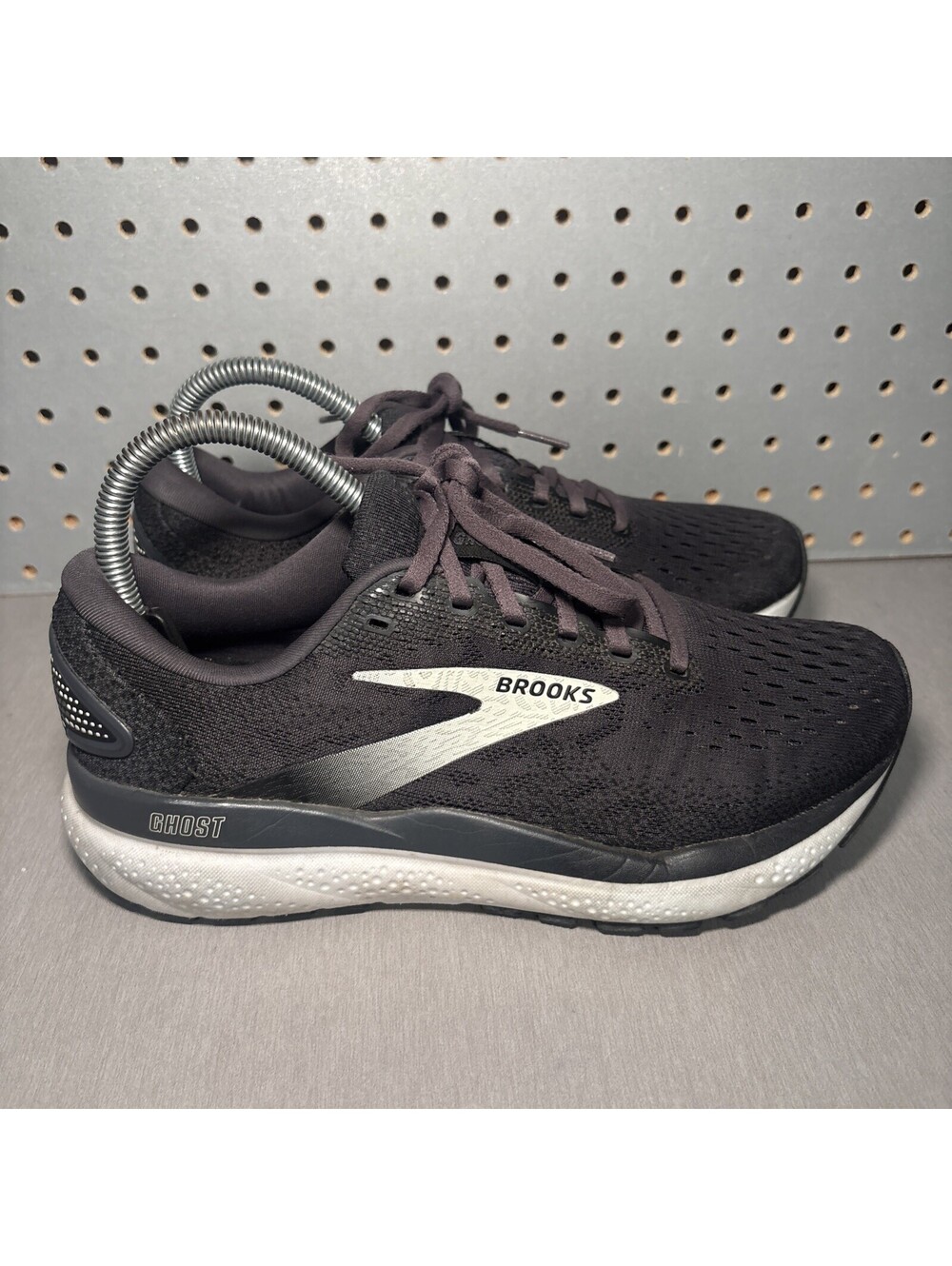 Brooks Ghost 16 Running Shoes Womens Sz 7.5 Black White Sneakers 1204071B090